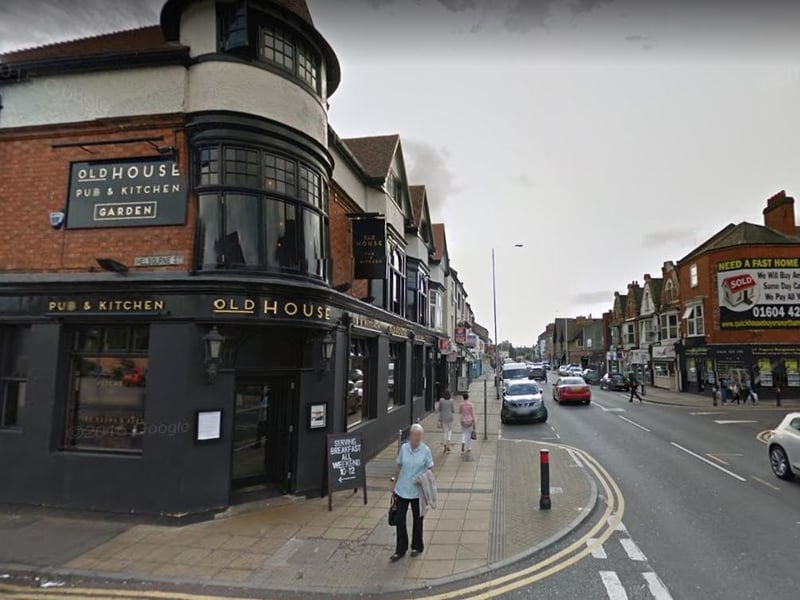That famous long line of pubs on the Welly Road made for for perfect 'pre-drinks' before hitting the clubs on Bridge Street... if you weren't already on the floor before then!