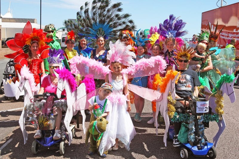 Bognor Regis carnival 2017. The R T Family. Photo by Derek Martin DM17627700a.jpg
