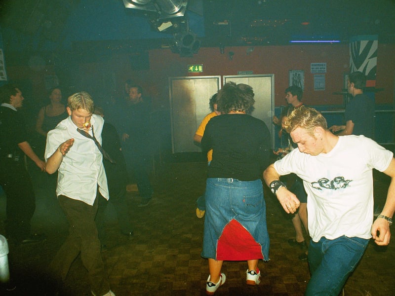 Met Lounge 2002