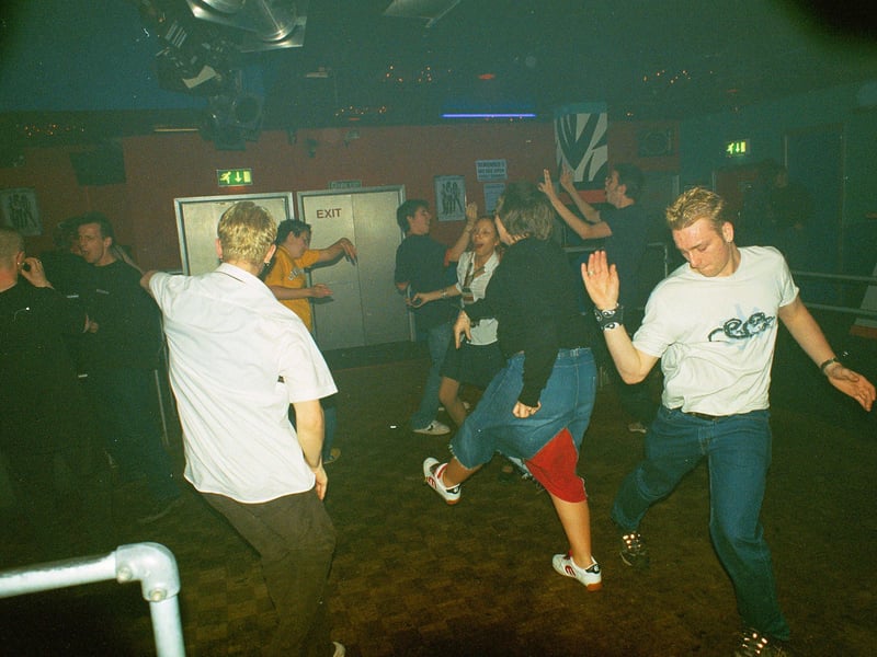 Met Lounge 2002