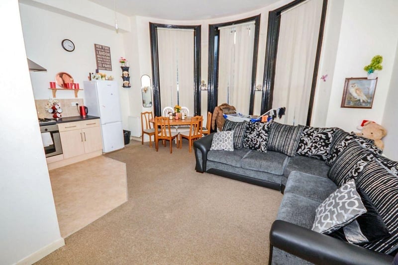 Terminus Road: The flat boasts an extremely central location with Eastbourne train station just 0.4 miles away. SUS-210625-135124001