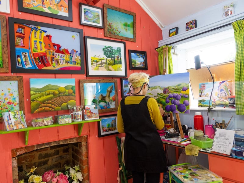 Nina Cashmore Artist: Studio and gallery. Prints and originals at affordable prices, direct from the artist. Bright and quirky local scenes. Commissions taken. See the artist at work.
Facebook: Nina Cashmore artist.