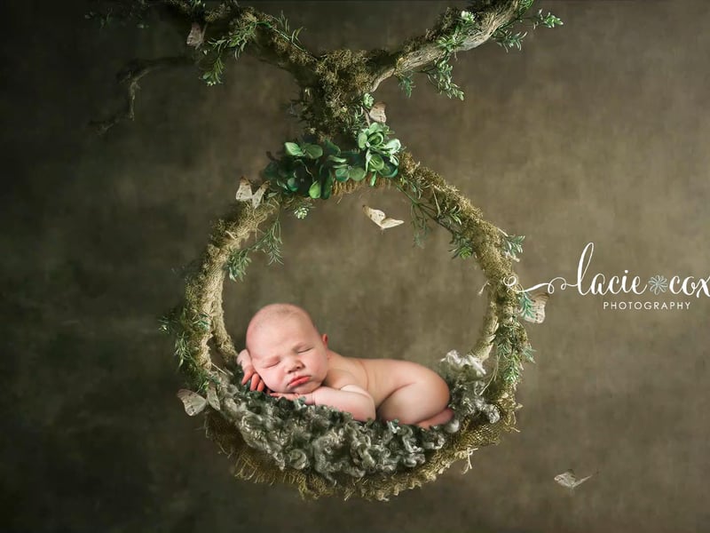 Lacie Cox Photography: www.laciecoxphotography.co.uk
lacie@laciecoxphotography.com or contact Lola via her Facebook page.
Experienced family and newborn photographer, specialising in maternity and newborn photography sessions. Home to themed sessions: magical Fairy and Princess sessions and funky bespoke superhero portraits.