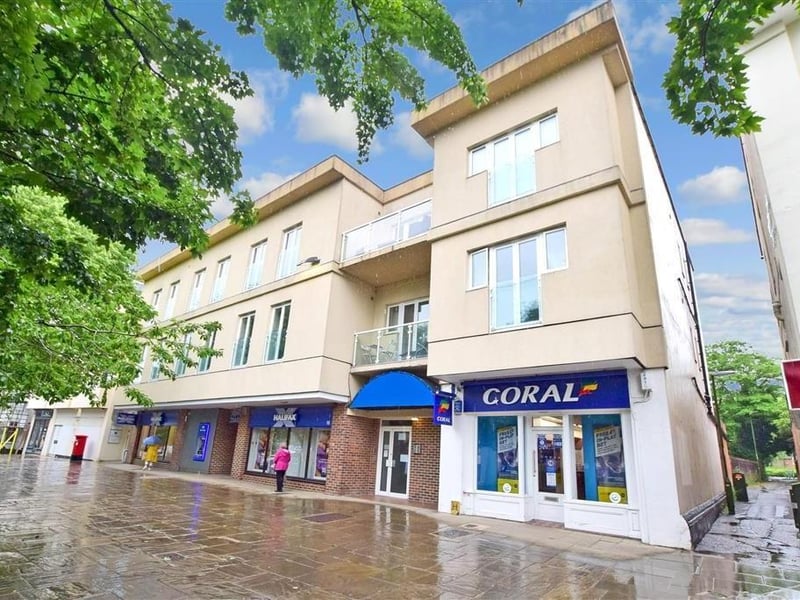 Horsham's historic Carfax is the location of this one-bedroom flat.
It is available to over 60s only under the Homewise lifetime lease plan.
It has a guide price of £139,000 but the actual price you will pay depends of your age, personal circumstances and property criteria.
Savings range from 8.5% to 59%. Call for a personalised quote or use the calcultor on the Homewise website.