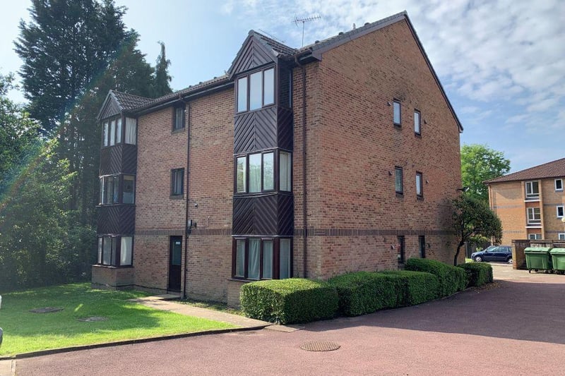 This top floor studio apartment is located in Beacon Court, in Manor Fields, Horsham, and is priced at £130,000.
It has a n entry phone system, an entrance hall, bed / sitting room, kitchen, shower room and allocated parking.