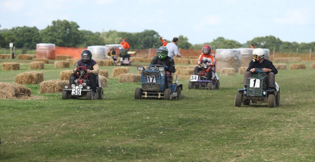 The 2007 Lawn Mower Race at Brinbury College, were the event had taken place for the previous 20 years