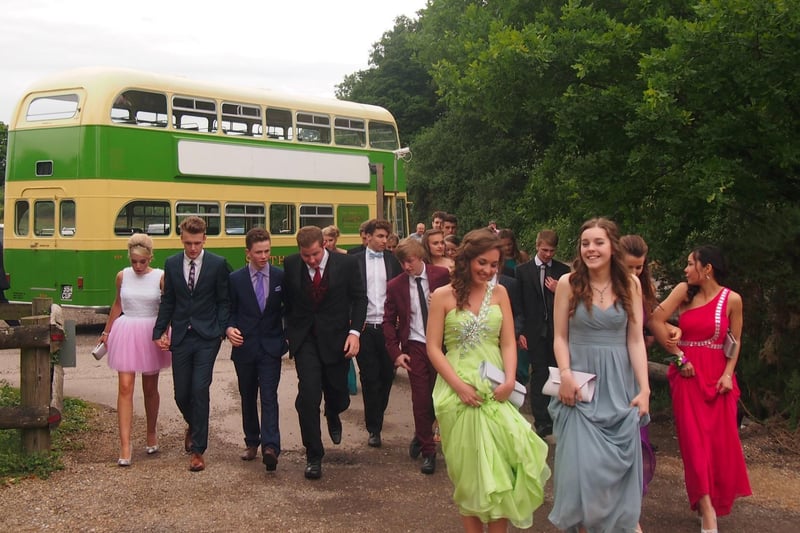 Students arriving at the Tanbridge prom