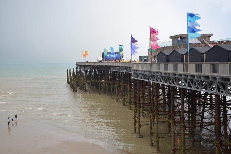 The official opening of Hastings Pier on May 21 2016. Photo by Sid Saunders. SUS-210628-073250001