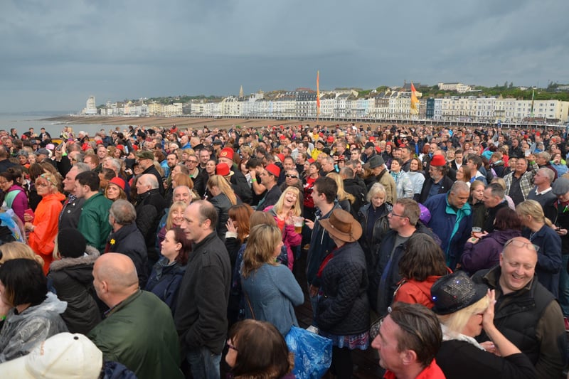 The official opening of Hastings Pier on May 21 2016. Photo by Sid Saunders. SUS-210628-073323001
