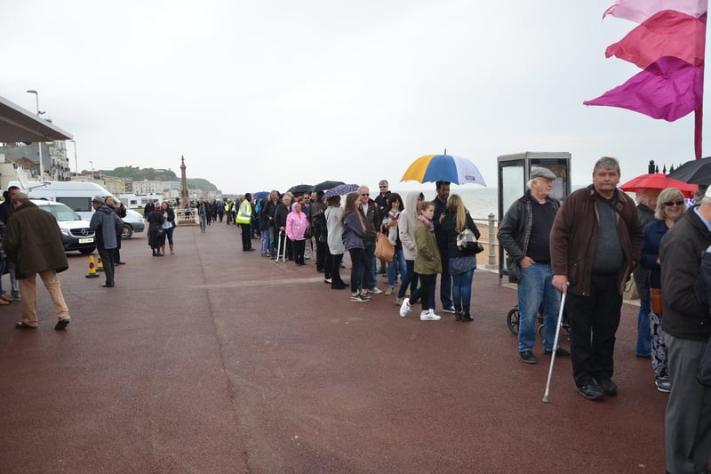 The official opening of Hastings Pier on May 21 2016. Photo by Sid Saunders. SUS-210628-072951001