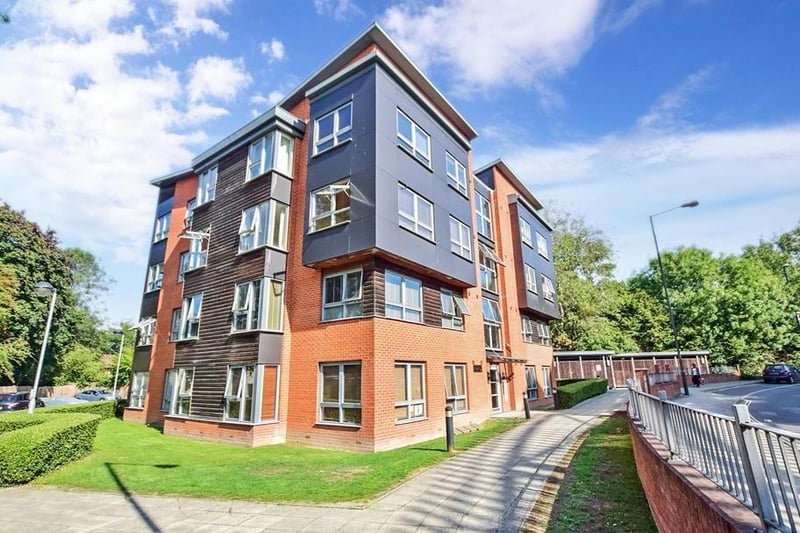Cash buyers only! This ground floor apartment is presented in excellent condition and with no upper chain is ready to move straight into. Enviably located within walking distance to the town centre as well having an allocated parking space. On with Cubitt&West