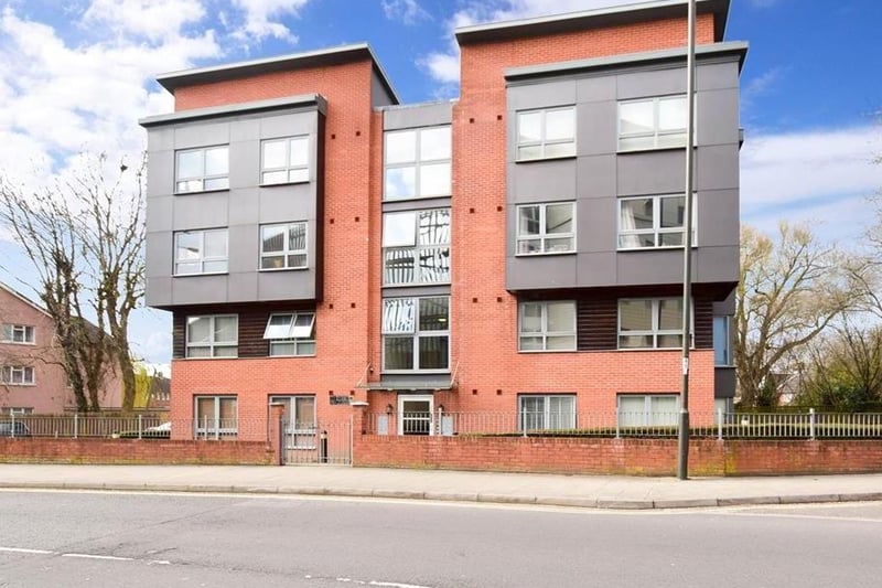 Just a short walk to Crawley's town centre, this modern ground floor apartment is being sold with no chain. Outside there are communal gardens and an allocated parking space. On with Cubitt &  West