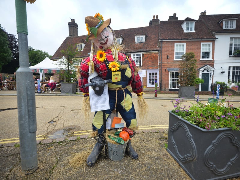 Battle Scarecrow Festival 2021.
Claverham Day Nursery SUS-210407-142504001