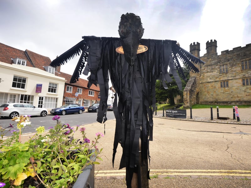 Battle Scarecrow Festival 2021.
English Heritage SUS-210407-142518001
