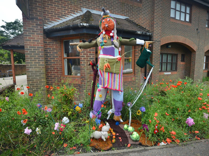 Battle Scarecrow Festival 2021.
Battle Yarn Bombers SUS-210407-142610001