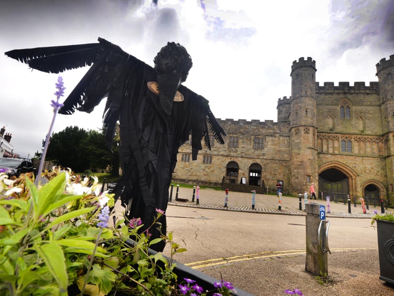 Battle Scarecrow Festival 2021.
English Heritage SUS-210407-142531001