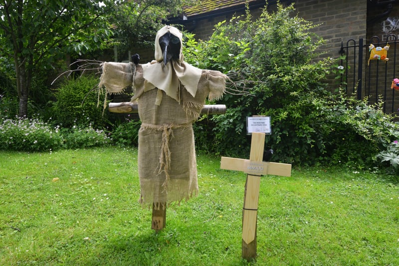 Battle Scarecrow Festival 2021.

The Crow Man - Jan and Stephen Gray SUS-210407-142744001