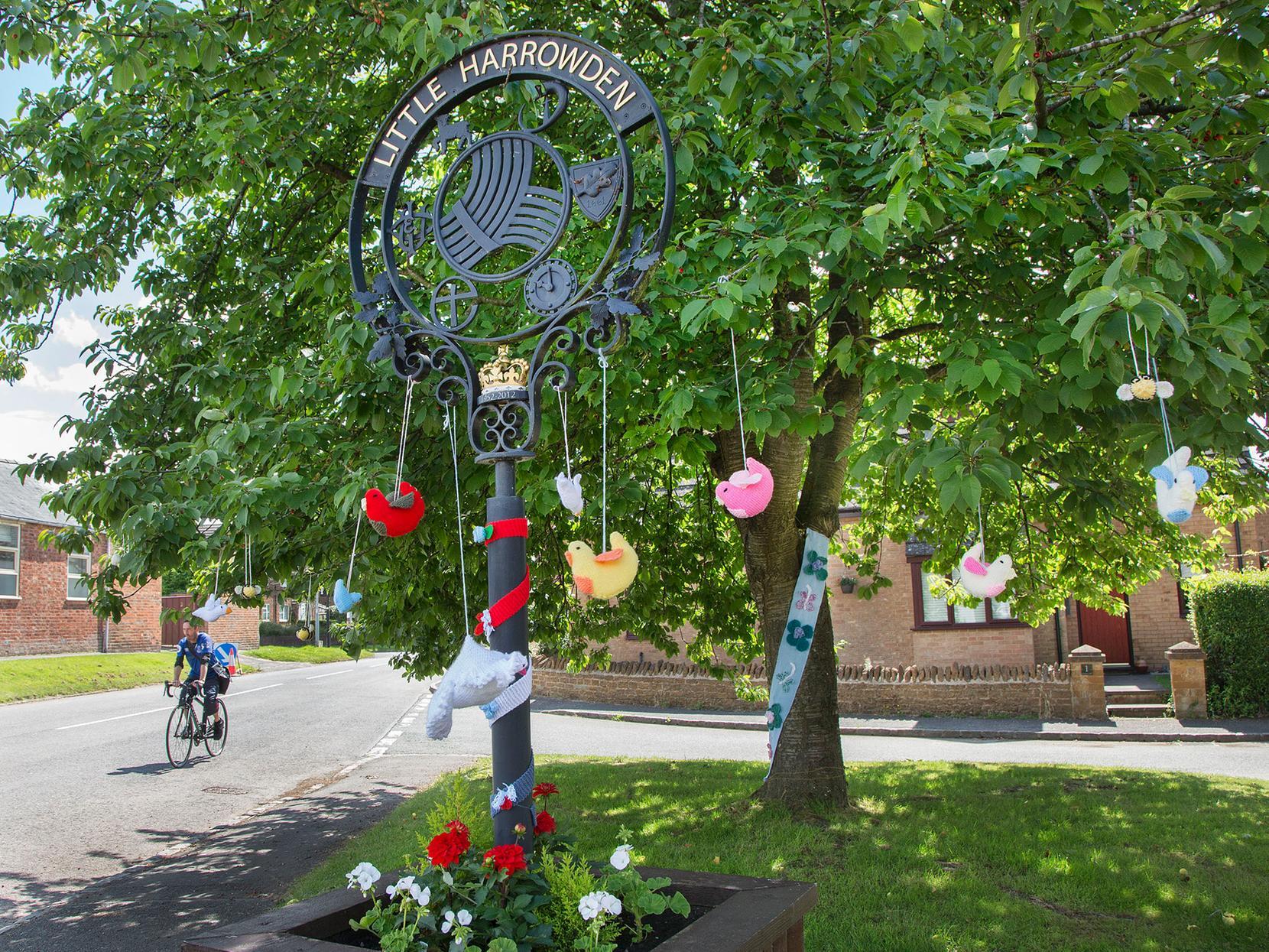 Little Harrowden yarn bombing