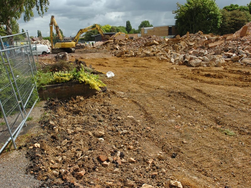 Former John Mansfield school, Western avenue, being bulldozed to make way for new housing ENGEMN00120111205145713