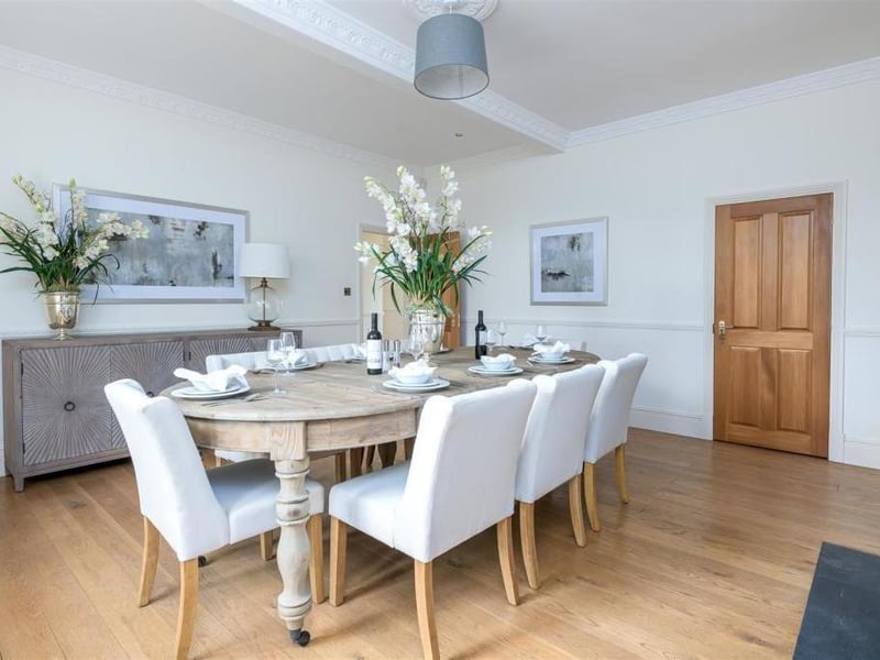 This stunning home complete with six bedrooms and six bathrooms is on the market for 1.5 million. 
Listed by Fine & Country, marketed by Rightmove.
