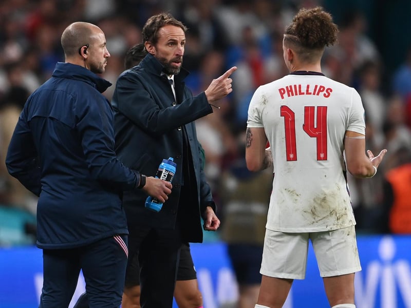 Gareth Southgate gives Kalvin Philips his orders