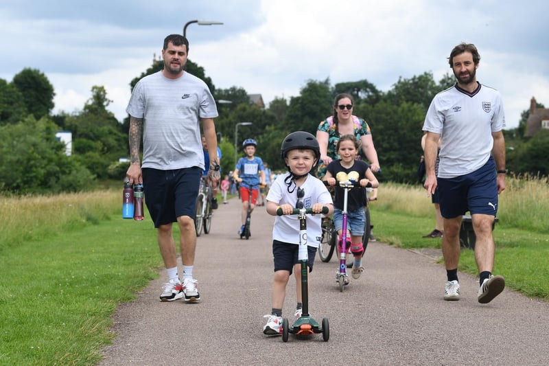 Hundreds of children took part in the fundraiser at Willen Lake (C) Jane Russell Photography
