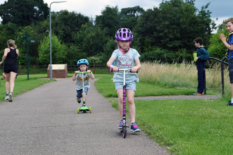 Children had the option to run, scoot or walk one or two laps of Willen Lake North (C) Jane Russell Photography