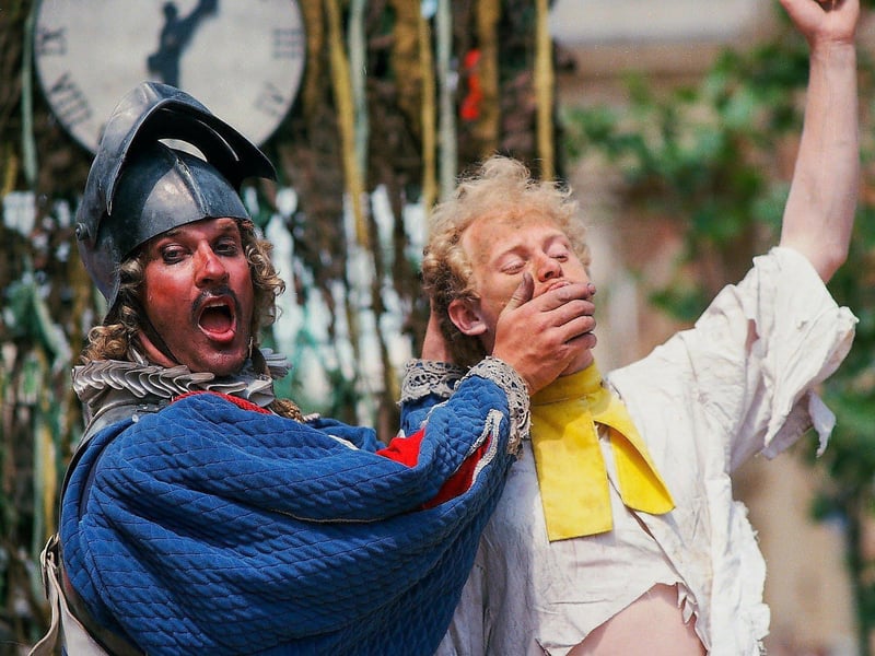 Do you recoginse anyone in these images of street entertainers by Chris Porsz?