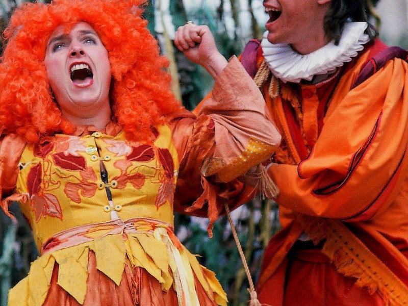 Do you recoginse anyone in these images of street entertainers by Chris Porsz?