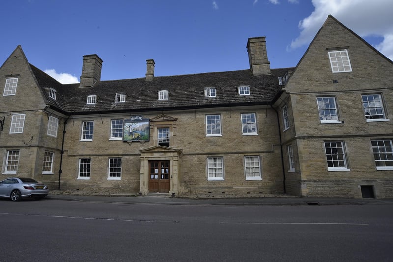 Exterior of the Haycock, Wansford EMN-211204-173245009