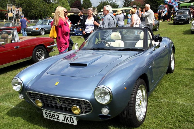 Uckfield Festival classic cars show. Picture by Ron Hill. SUS-210719-095521001