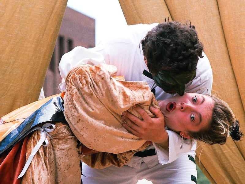 Chris Porsz would like to trace this dramatic couple performing in Peterborough.