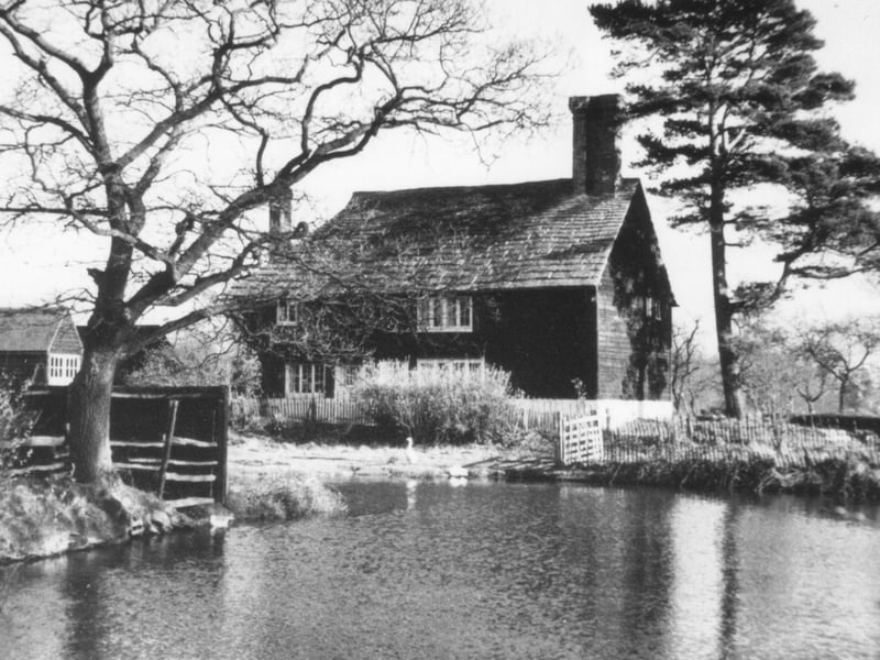 Highlands Farm, Comptons Lane, Horsham