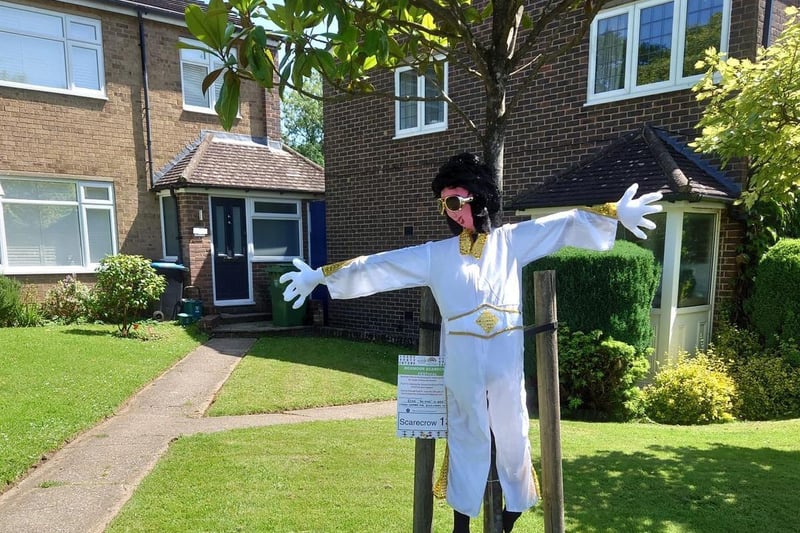 Did you spot the Elvis Presley scarecrow?
