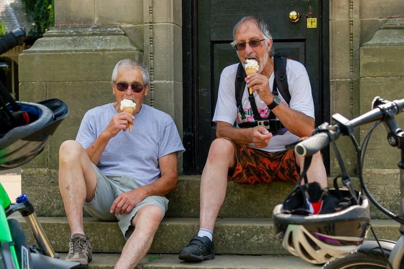 People in Leamington enjoyed the sunshine this week as temperatures soared and there was a 'feel good' mood around the town centre after lockdown restrictions were lifted nationwide on Monday (July 19).