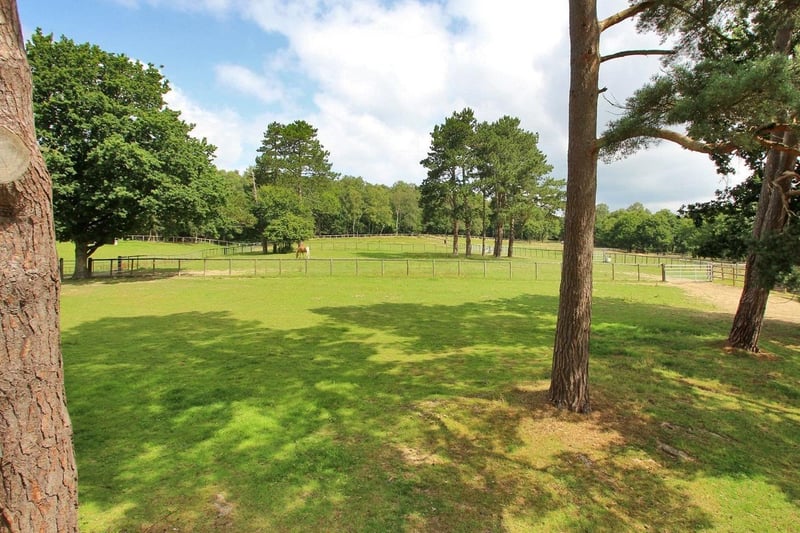 Eight bedroom equestrian property for sale in Chillies Lane, Crowborough, for £3,500,000. Picture via Zoopla. SUS-210723-120937001