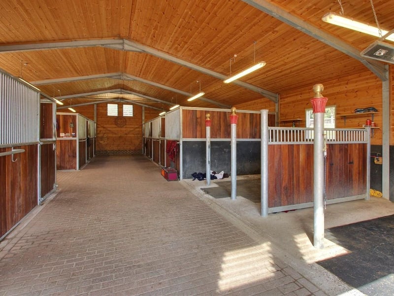 Eight bedroom equestrian property for sale in Chillies Lane, Crowborough, for £3,500,000. Picture via Zoopla. SUS-210723-120917001