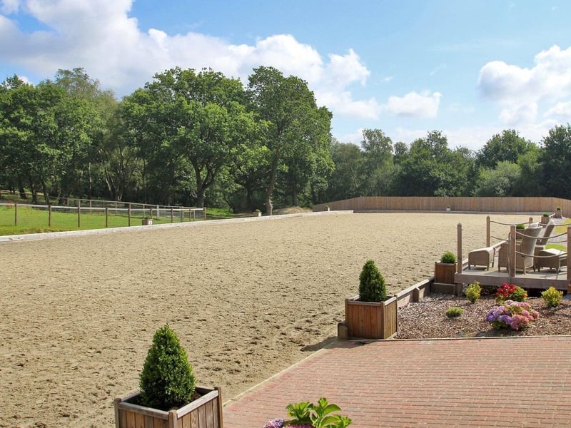 Eight bedroom equestrian property for sale in Chillies Lane, Crowborough, for £3,500,000. Picture via Zoopla. SUS-210723-120927001