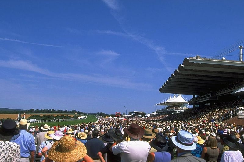 A view along the straight in 1999 \ Picture: Phil Cole / Allsport