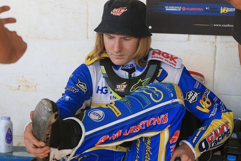 Images by Mike Hinves from an Eastbourne Eagles win over Scunthorpe at Arlington