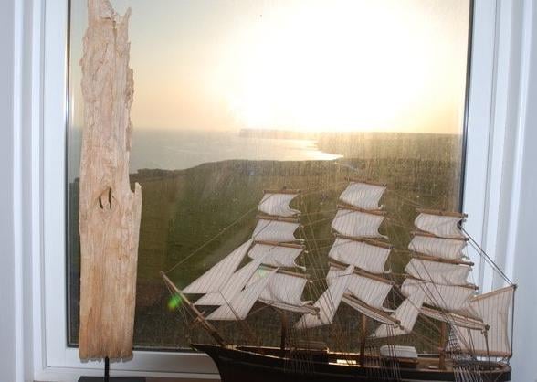 Belle Tout lighthouse, Beachy Head, Eeastbourne, by Bob Newton. SUS-210726-114040001
