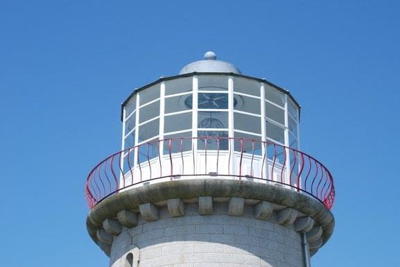 Belle Tout lighthouse, Beachy Head, Eeastbourne, by Bob Newton. SUS-210726-114120001