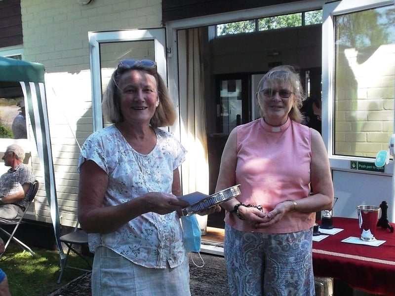 Sarah Bound receiving the award for Flower Arranging