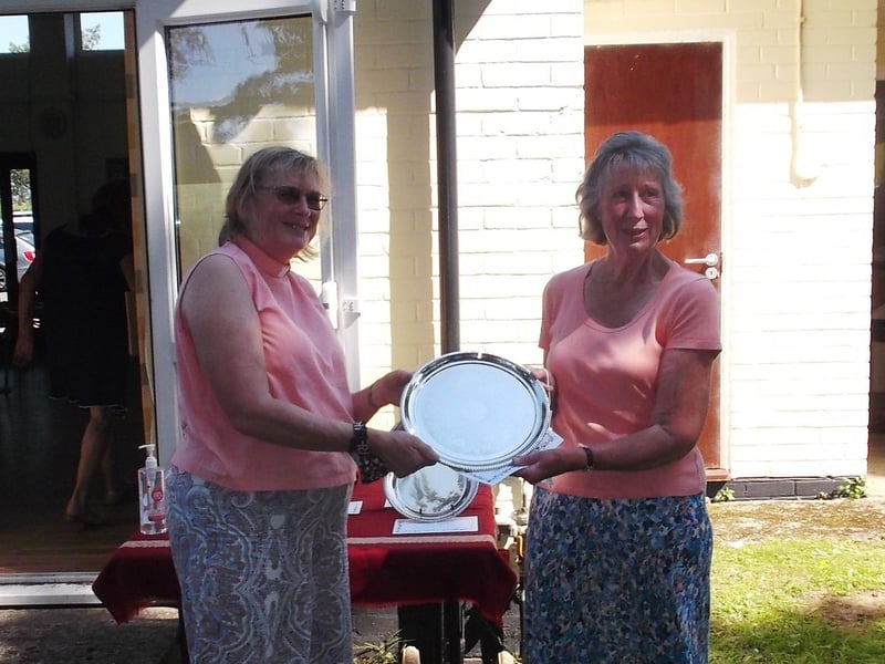 Jane Walter receiving the Ladies Baking Trophy