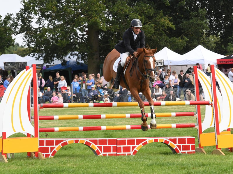 Show jumping. Andrew Saywell EMN-210726-121544001