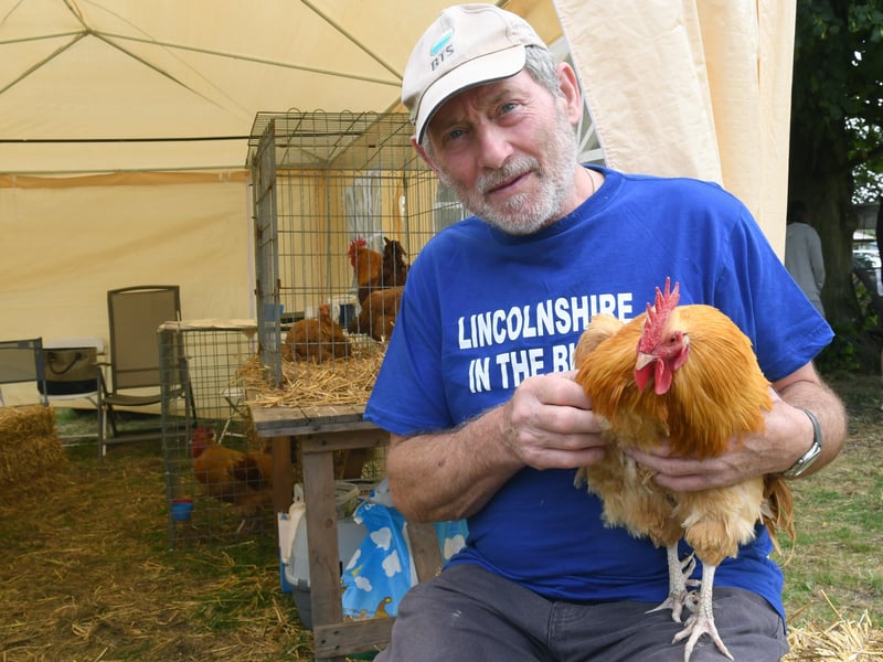 Mike Smith of Skegness with his Lincolnshire Buff Bantam EMN-210726-121644001