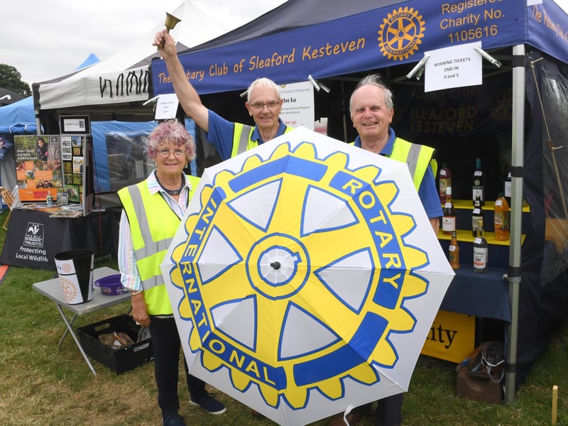 L-R Lissie Wilkins, Bill Martindale and Mike Yarram of Sleaford Kesteven Rotary Club EMN-210726-121851001