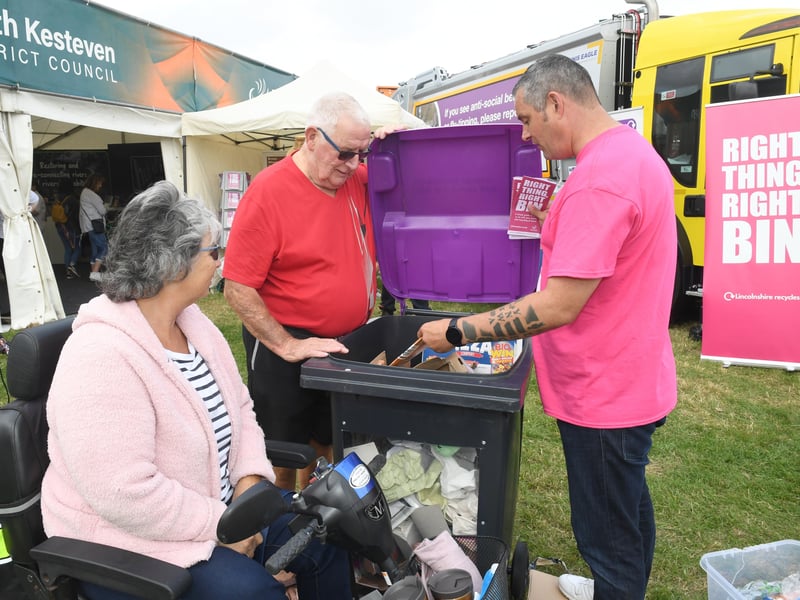 Jill and Geoff Ashmore of Leasingham with Lincs County Council recycling perfance and improvement officer, Lee Kilner EMN-210726-122002001