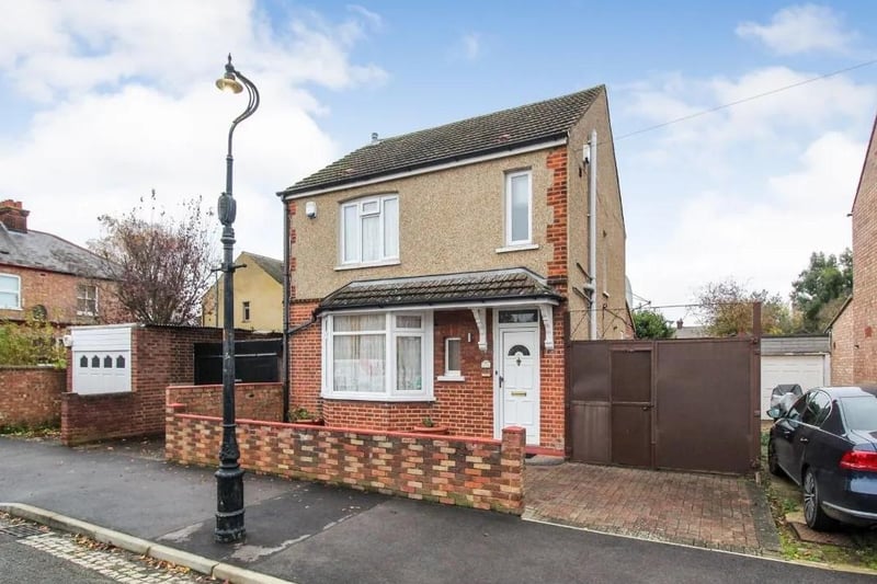 Offers over £305,000

This three-bed detached house in All Saints Road, Bedford, is on the market with Goodacres Residential. It features two bathrooms