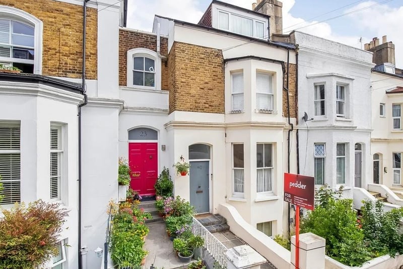 £300,000

This one-bed flat in Camden Hill Road, Crystal Palace, London SE19, is on the market with Pedder - Crystal Palace. It's a ground floor period conversion with 154-year lease and no onward chain